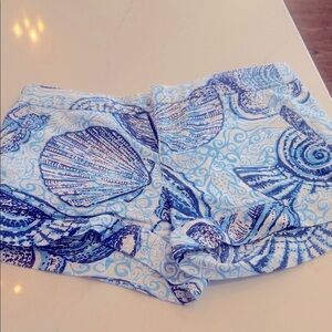 Lilly Pulitzer Blue and White Seashell Shorts Size 0
Stuffed Shells Print